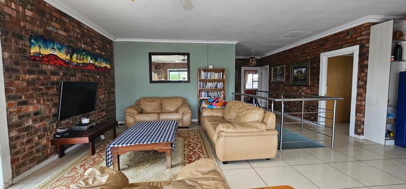 6 Bedroom Property for Sale in Country Club Western Cape